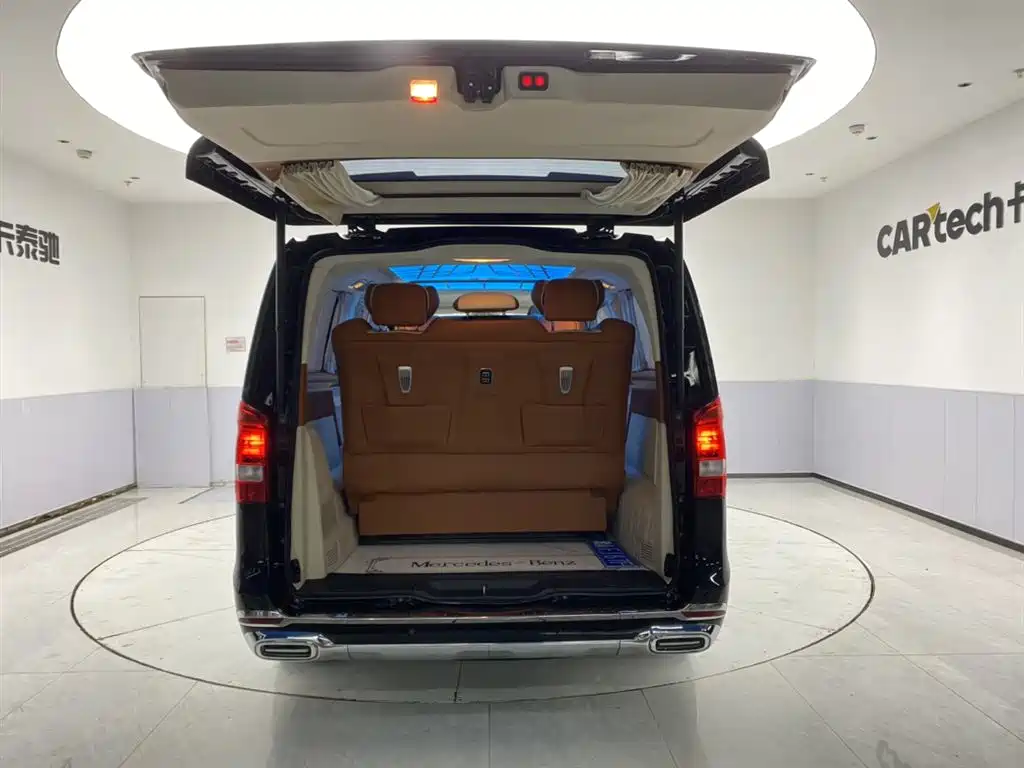 Mercedes-Benz Vito 2023 2.0T Elite 7-Seater фото 25