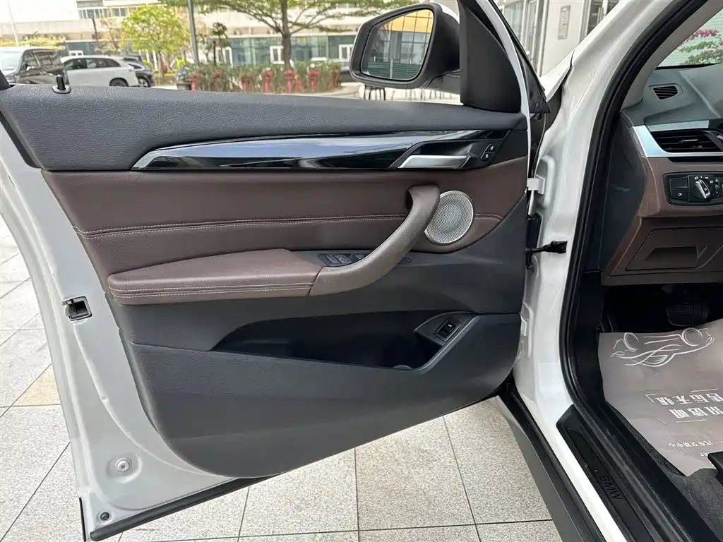 BMW X1 2021 sDrive20Li Fashion фото 9