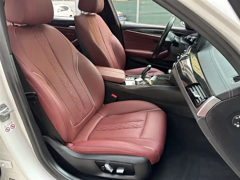 BMW 5 Series 2021 525Li M Sport Package фото 25