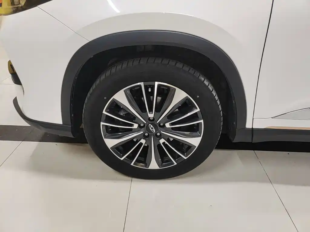 Chery Tiggo 8 PRO 2024 2024 Champion Edition 390T 2WD Peak Edition 5-Seater