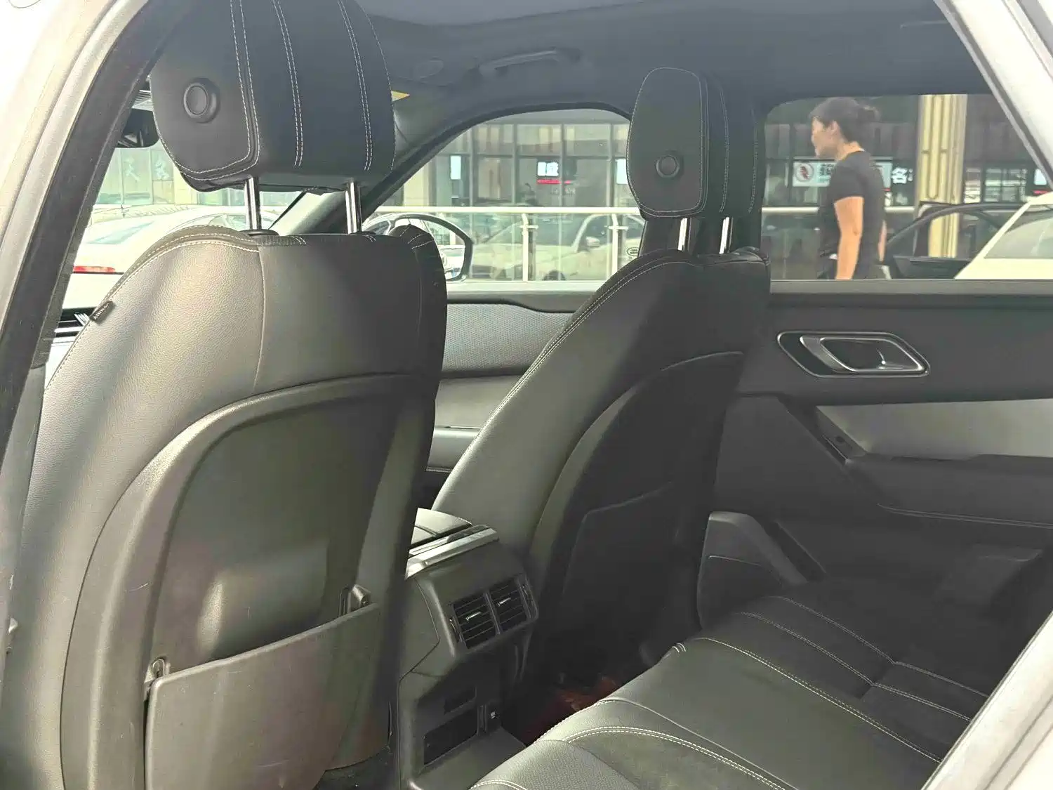 Фото 6 - Land Rover Range Rover Velar