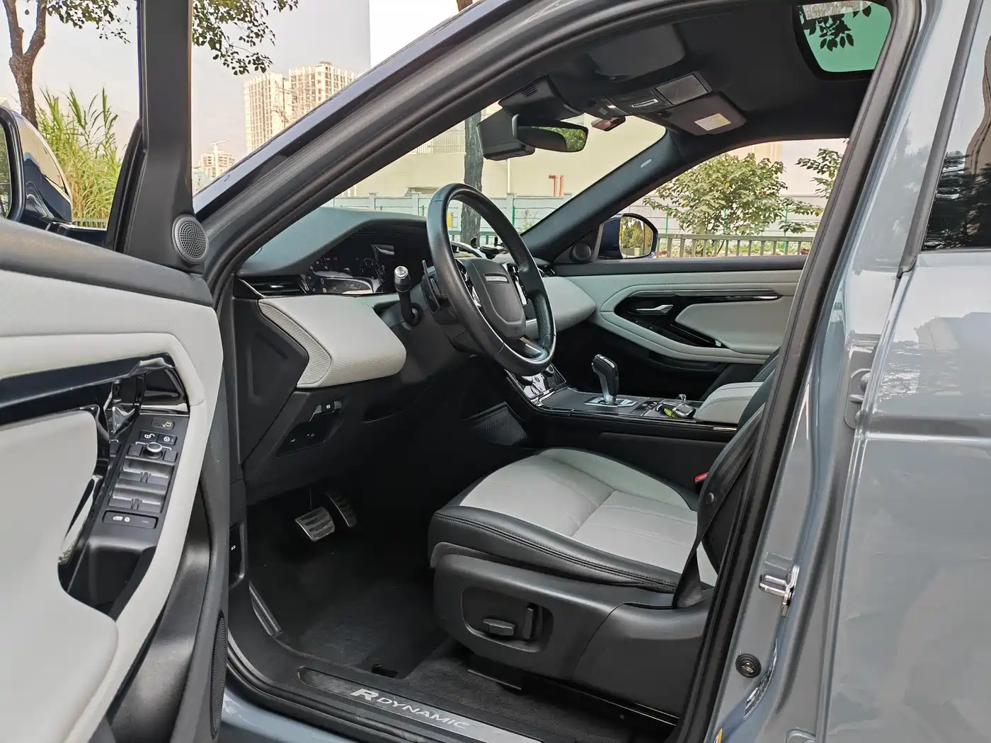 Land Rover Range Rover Evoque 2020 249PS R-DYNAMIC HSE Luxury Custom Edition фото 8