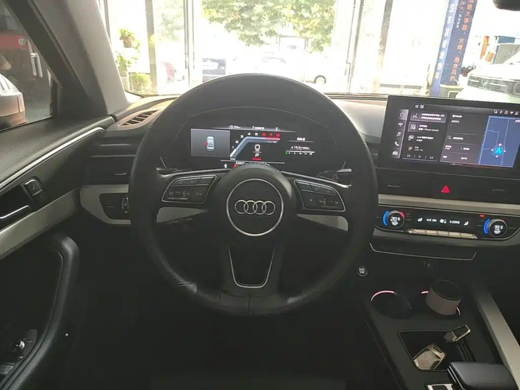 Audi A4L 2025 2025 2 Million Celebration Edition 40 TFSI Fashion Dynamic