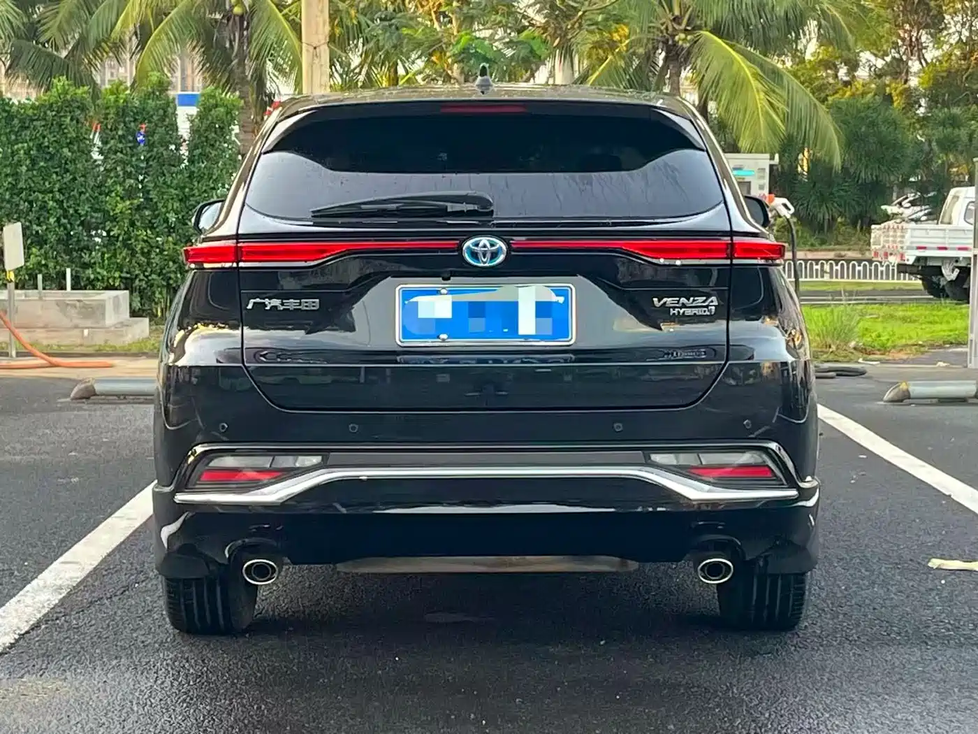 Toyota Venza 2023 2.5L Smart Hybrid FWD Premium фото 8
