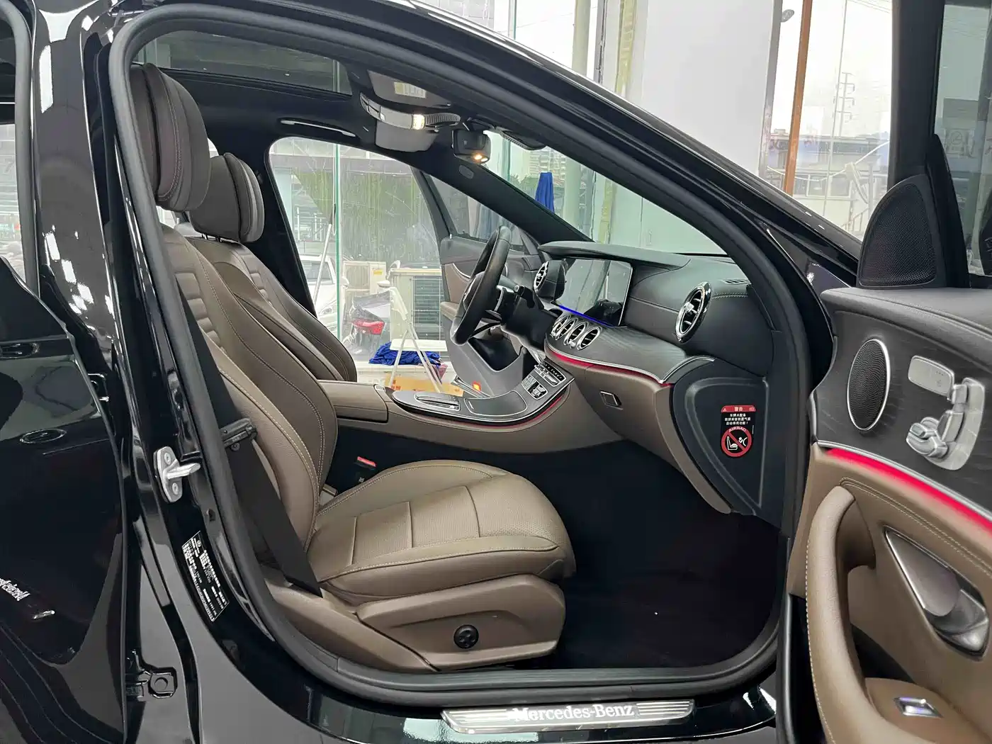 Mercedes-Benz E-Class 2023 E 300 L Fashion фото 24