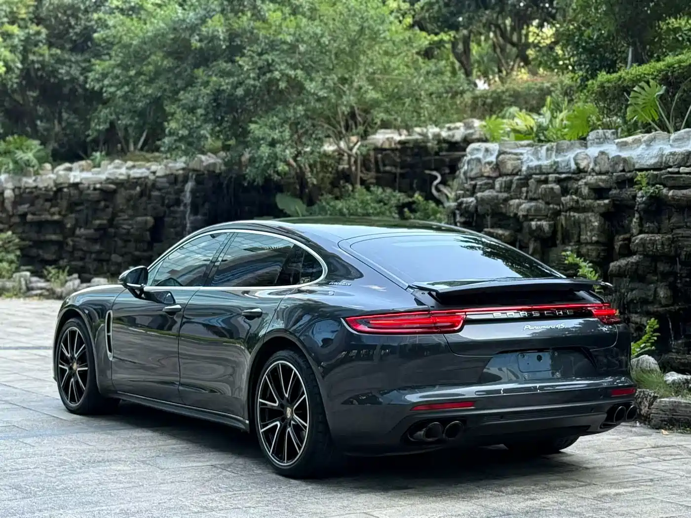 Фото 8 - Porsche Panamera