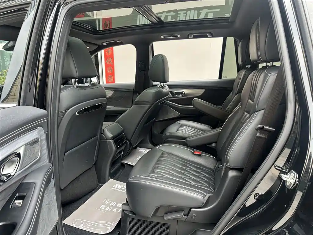 GAC Trumpchi Trumpchi GS8 2022 Dual Engine Series 2.0TM 2WD Premium Edition (6-Seater) фото 11