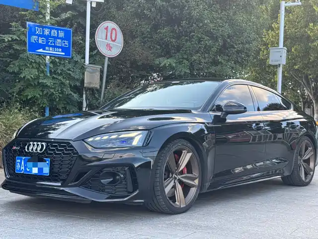 AUDI RS 5
