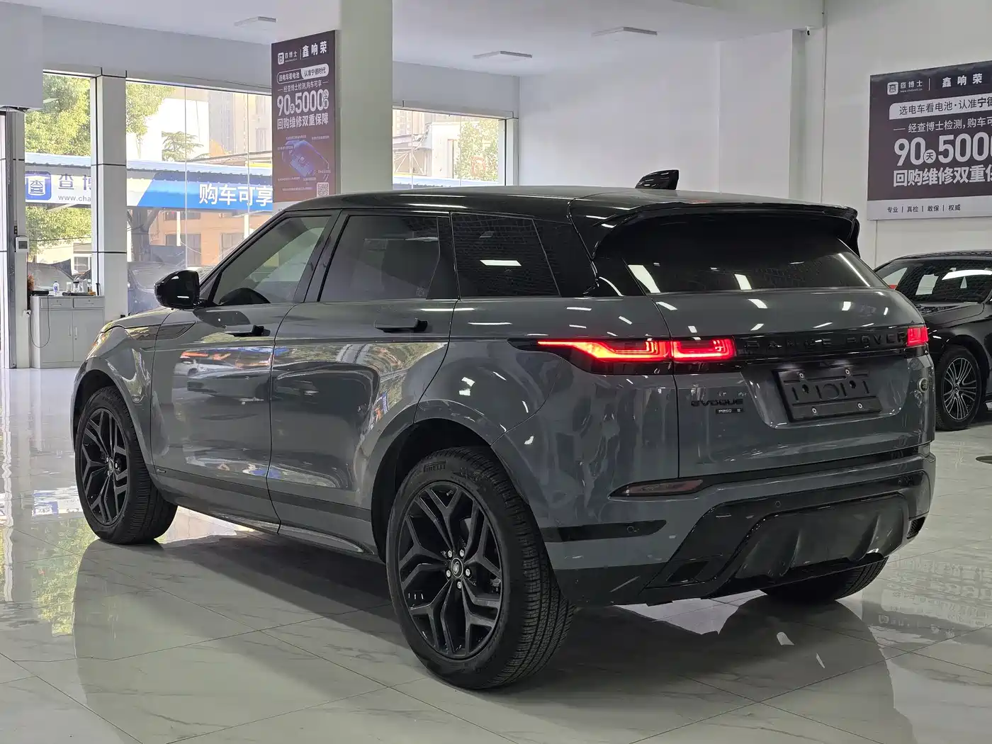Land Rover Range Rover Evoque 2020 249PS R-DYNAMIC S Sport Edition фото 13