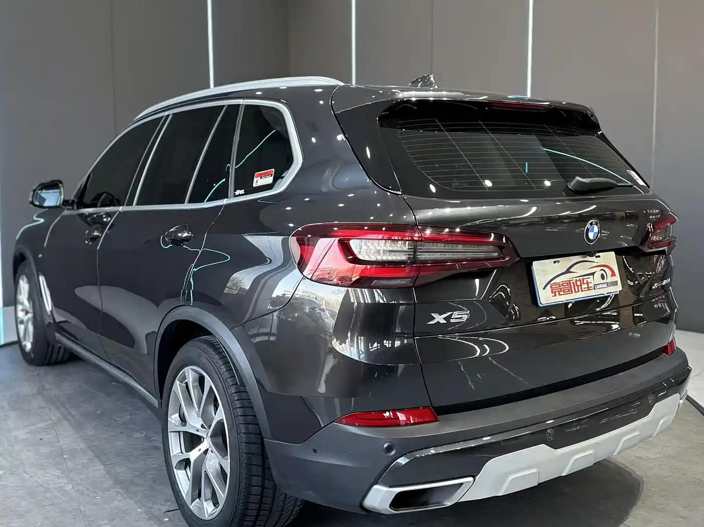 BMW X5 (Import) 2020 xDrive30i X Design Package фото 8
