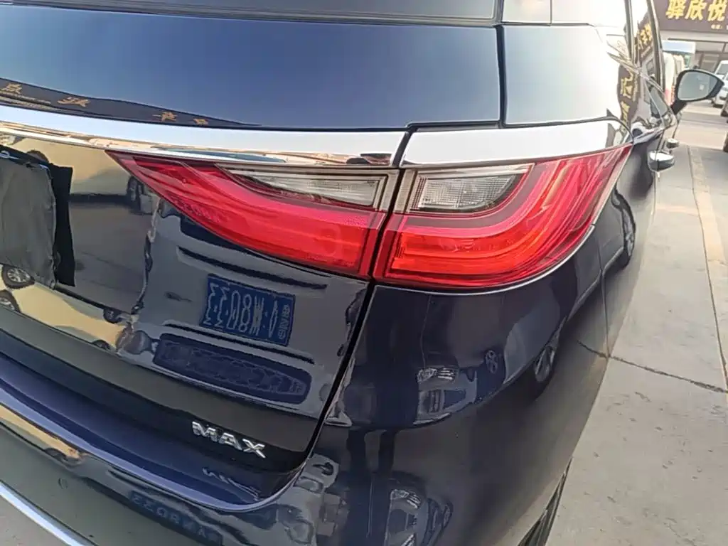 Фото 8 - BYD Song MAX