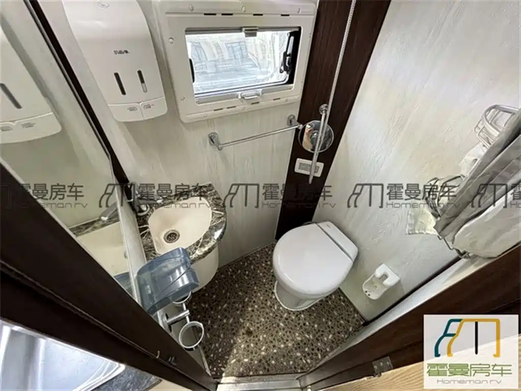 Zhongyi Motorhome Sprinter RV 2016 Model Sprinter Dual Expansion Type C RV фото 16