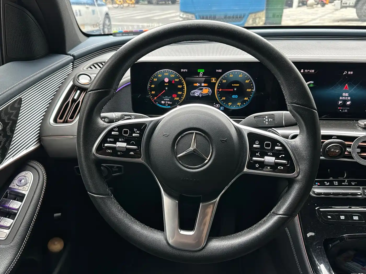 MERCEDES-BENZ EQC