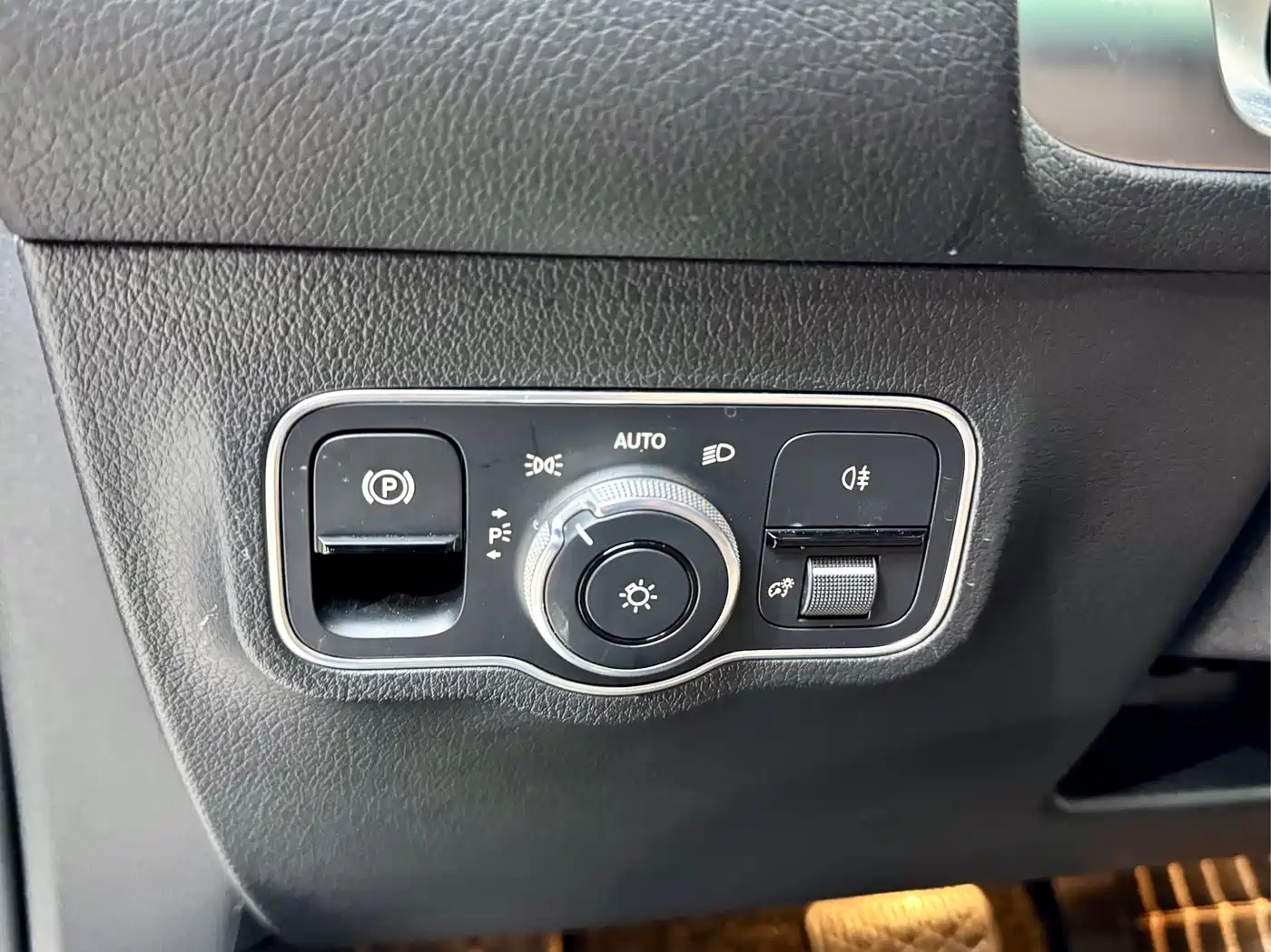 Mercedes-Benz GLB 2020 Facelift GLB 200 Style фото 14