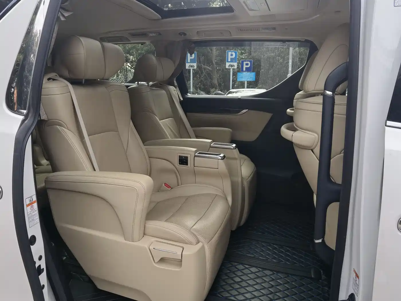 Toyota Alphard 2018 Facelift 3.5L Premium Edition фото 6