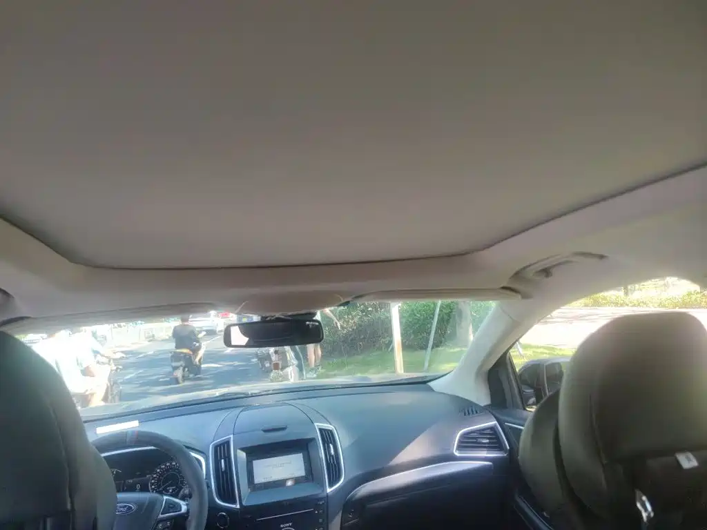 Photo 19 - Ford Edge