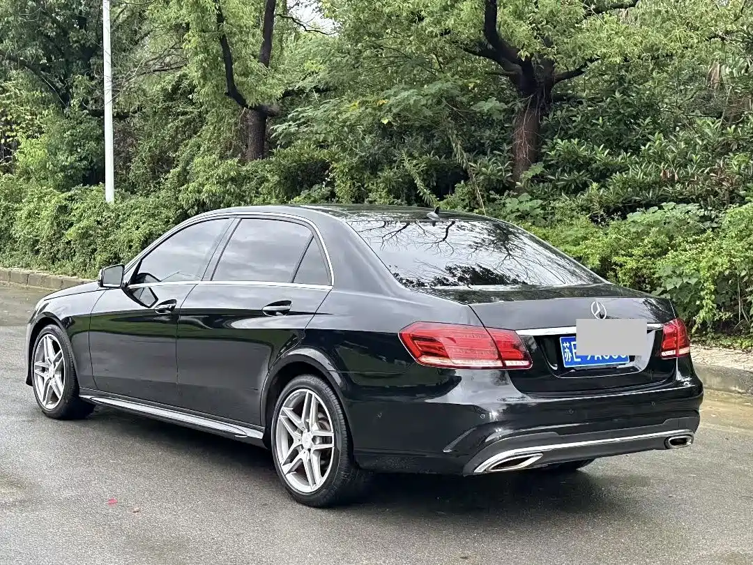Фото 7 - Mercedes-Benz E-Class