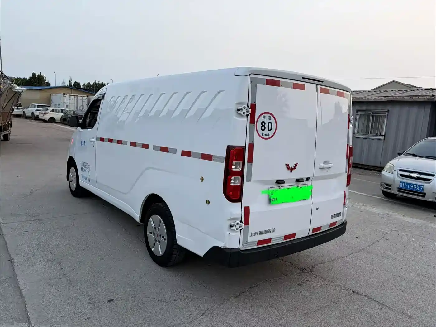 Wuling Motors Wuling Yangguang 2024 2024 300km Practical Enclosed Window Version 60kW