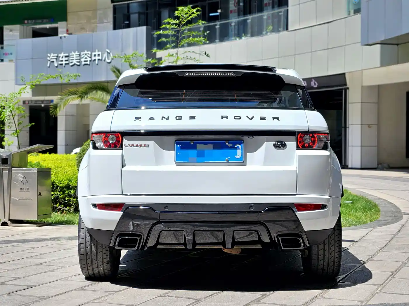 Land Rover Range Rover Evoque (Import) 2014 2.0T 5-door Christmas Limited Edition фото 4