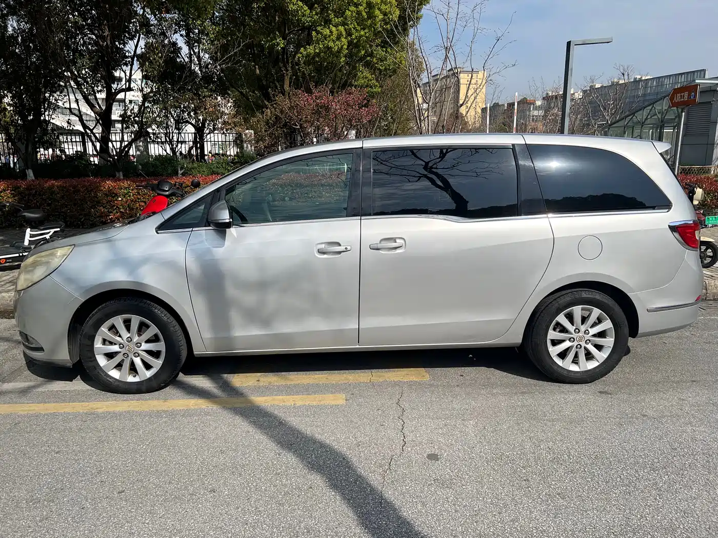 Buick GL8 2013 2.4L CT Luxury Business Comfort Edition фото 4