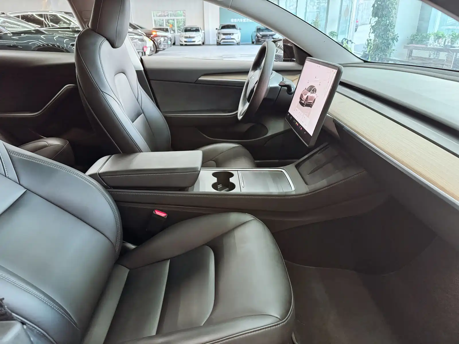 Photo 17 - Tesla Model 3