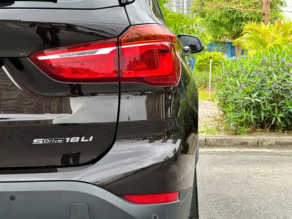 BMW X1 2019 sDrive18Li Premium Model фото 30