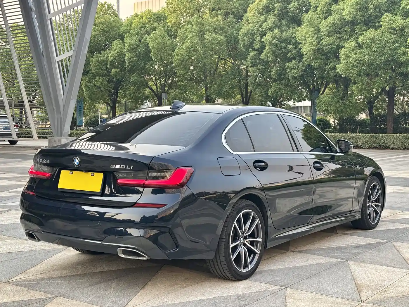 BMW 3-SERIES