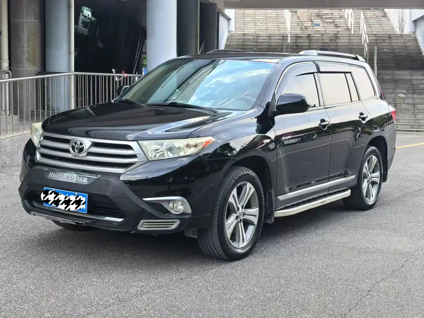 Photo 1 - Toyota Highlander