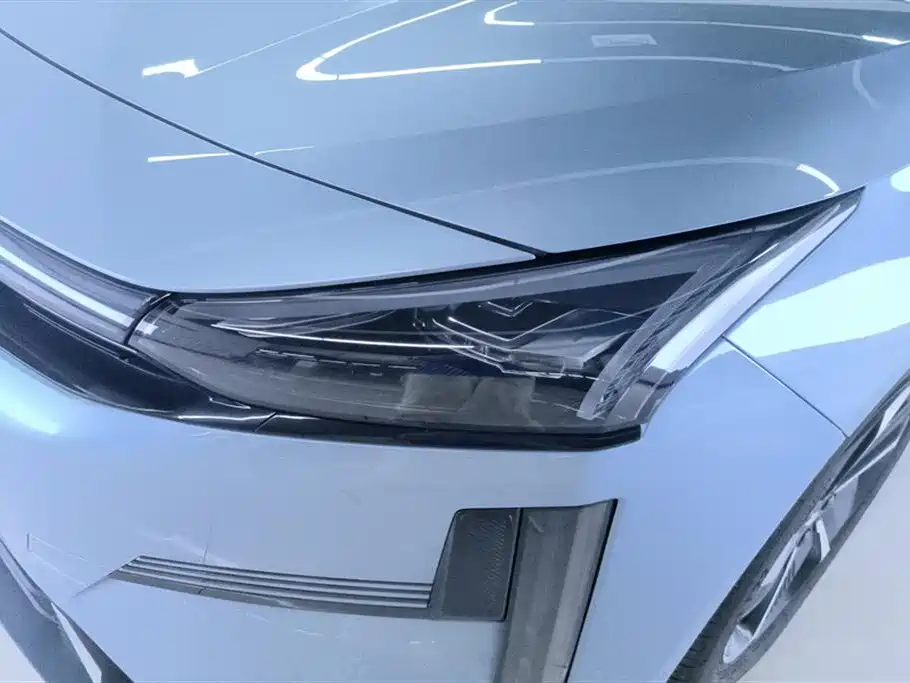 Geely Galaxy Galaxy L6 2025 EM-i 140km Starship Edition фото 5