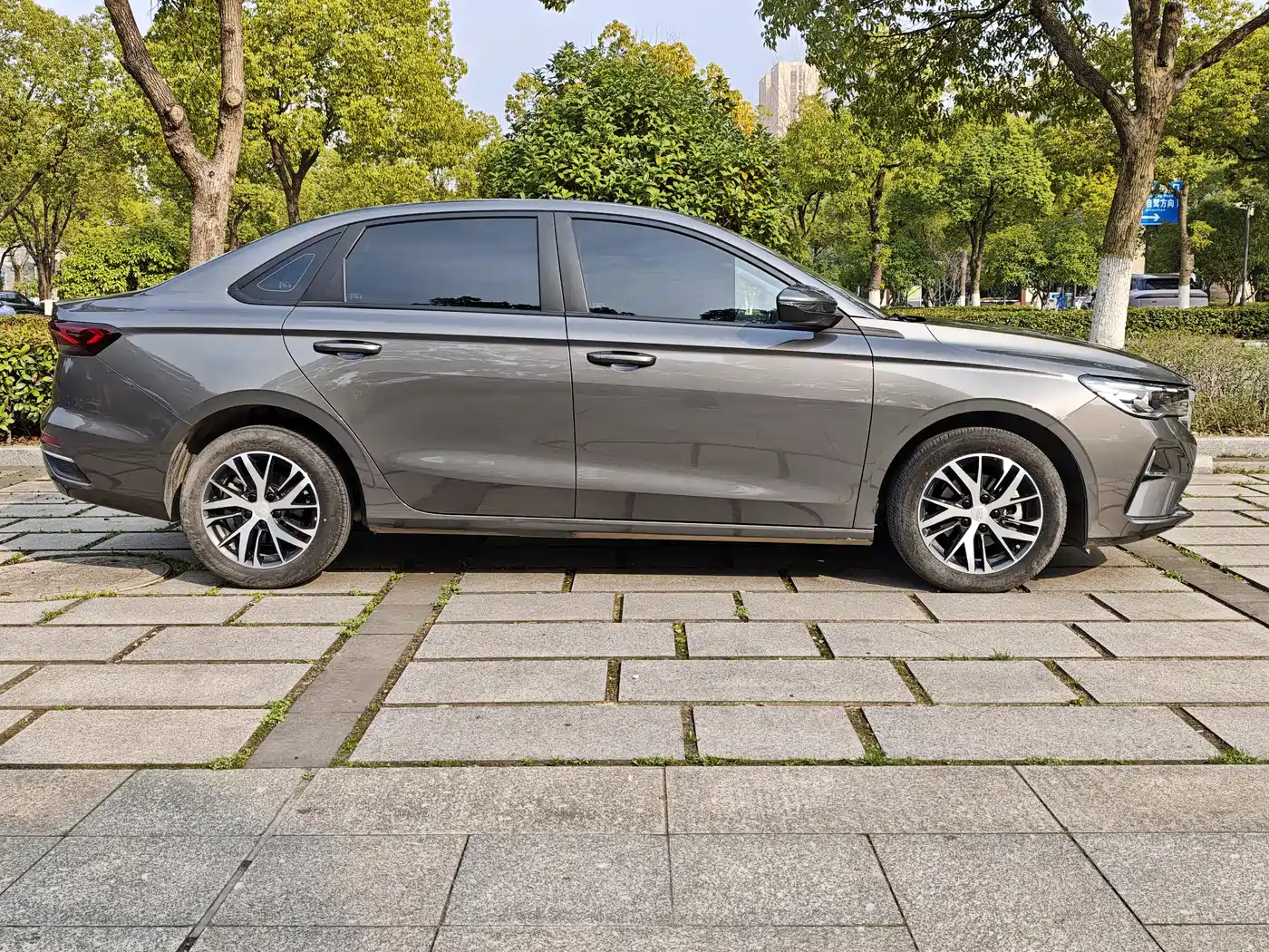 GEELY AUTOMOBILE EMGRAND