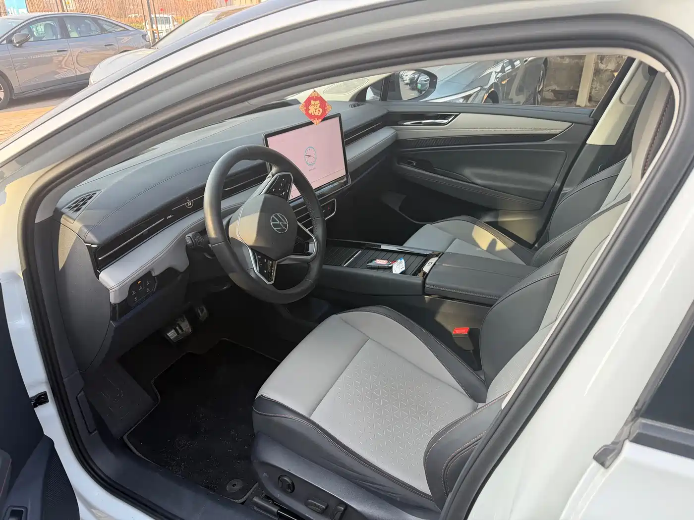 VOLKSWAGEN ID.7 VIZZION