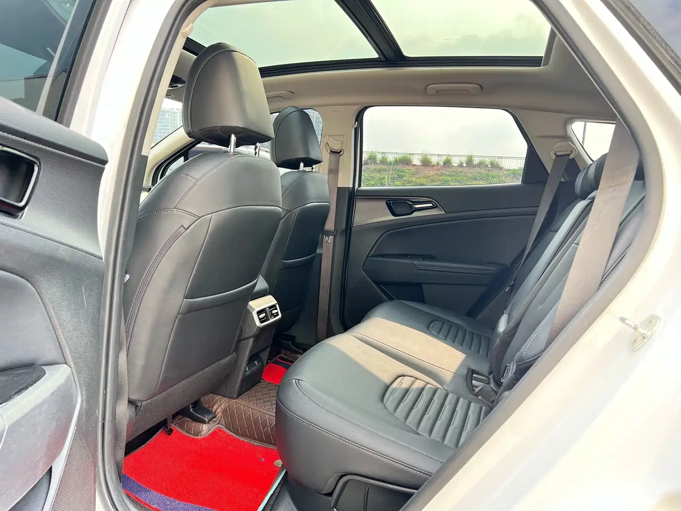 Kia Sportage 2023 2.0T 2WD Premium Edition фото 7