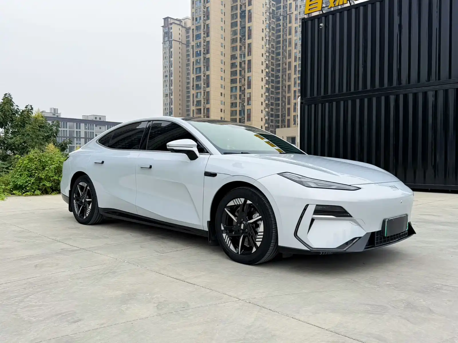 Фото 3 - Geely Galaxy Galaxy E8