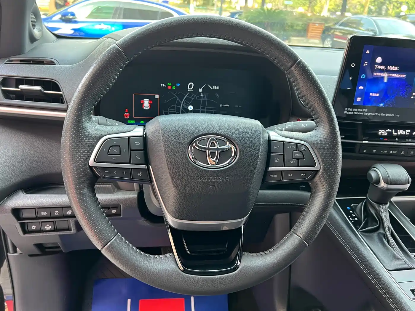 Toyota Sienna 2023 2.5L Hybrid Platinum Edition фото 35