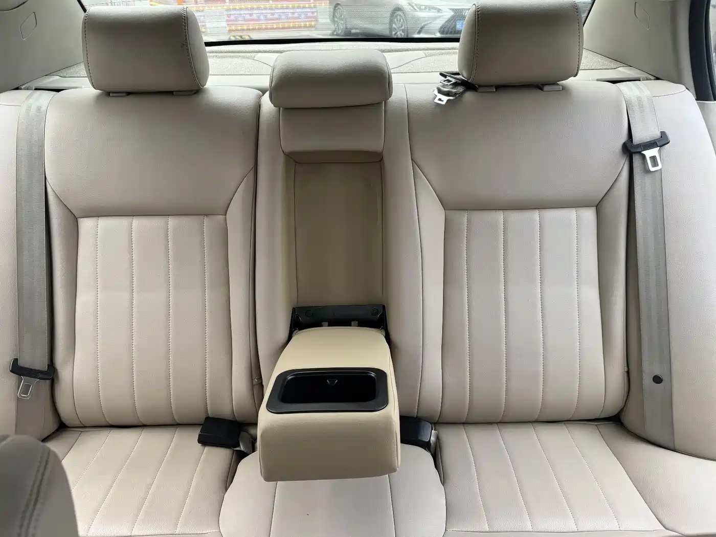 Besturn B70 2011 2010 2.0L Manual Fashion