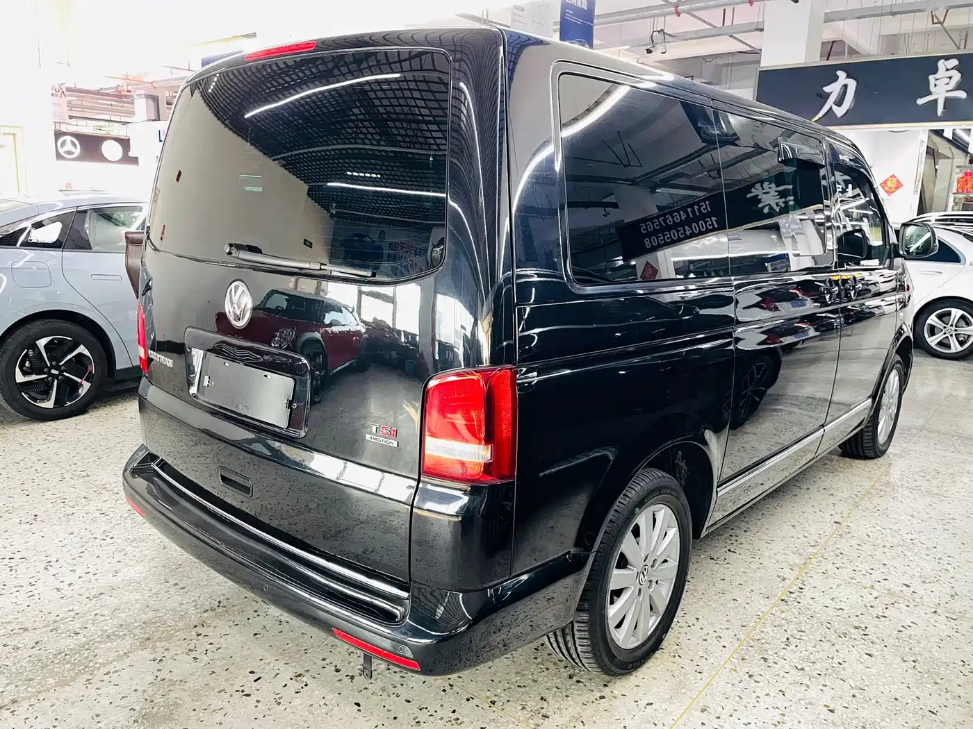 Volkswagen Multivan 2012 2.0TSI 4WD Premium фото 12