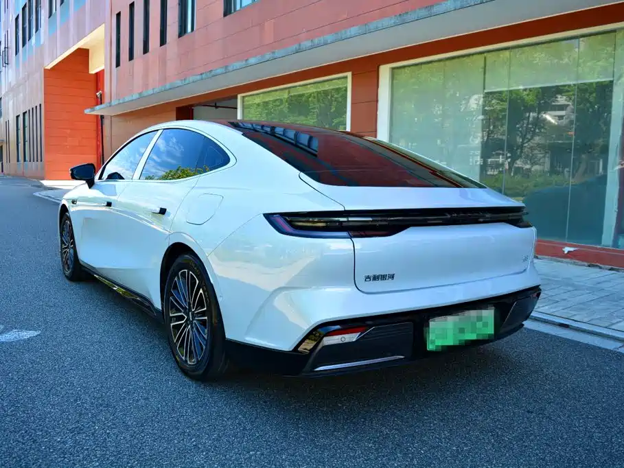 Geely Galaxy Galaxy E8 2025 2025 575km Exploration Smart Drive Edition