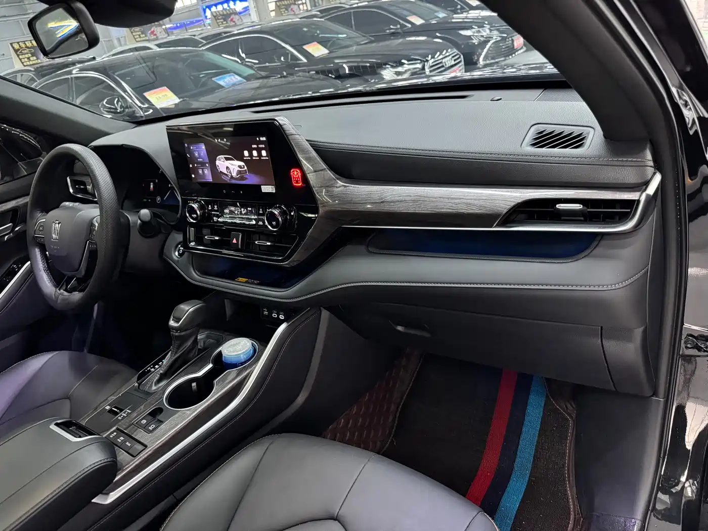 Toyota Crown Kluger 2024 2.5L HEV 4WD Luxury Edition фото 20