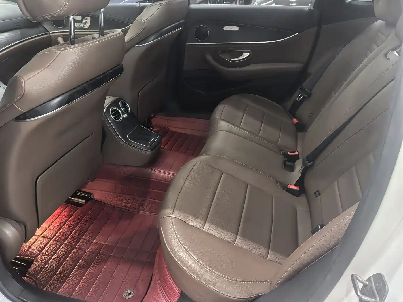 Mercedes-Benz E-Class 2021 E 300 L Sport Fashion фото 8