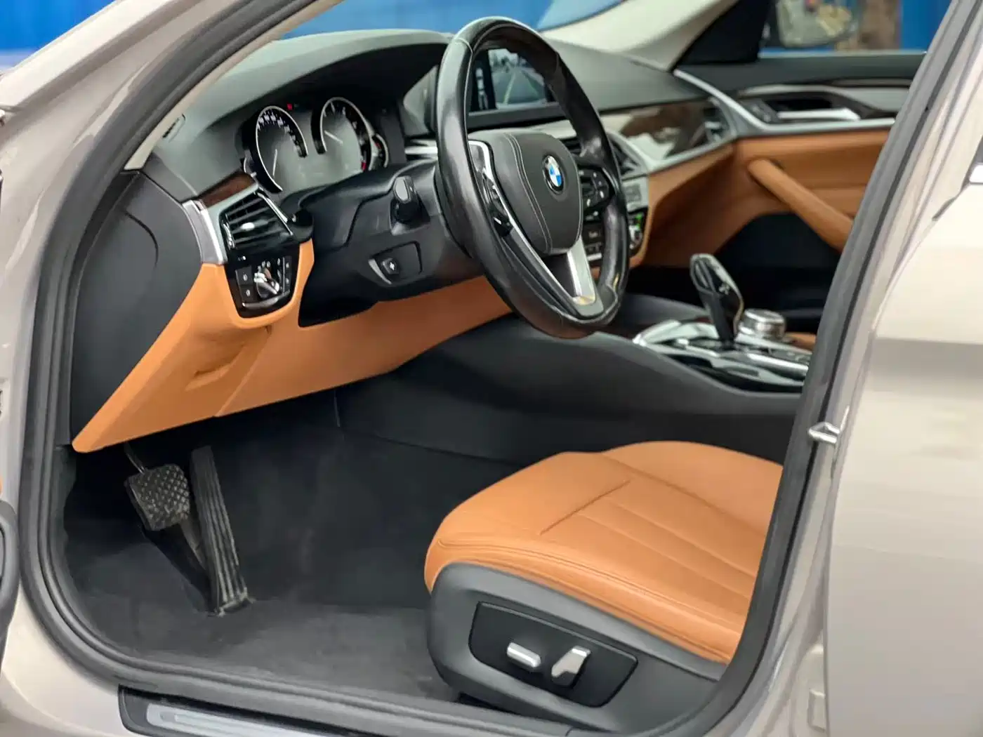 BMW 5 Series 2018 528Li Launch Special Edition фото 10