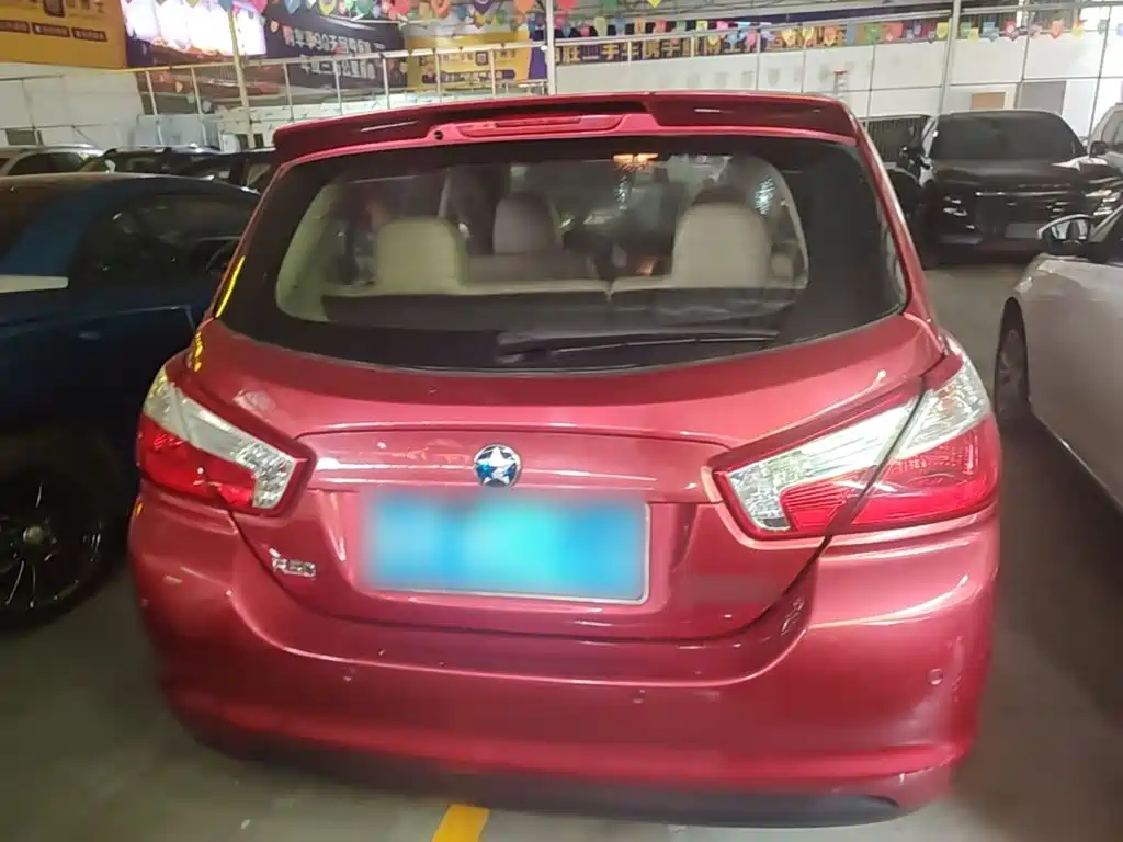Venucia R50 2014 2013 1.6L Automatic Luxury Edition