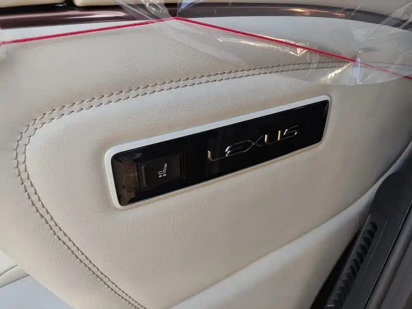 Lexus LM 2025 Model 350h Seven-Seater Elegance Edition фото 11