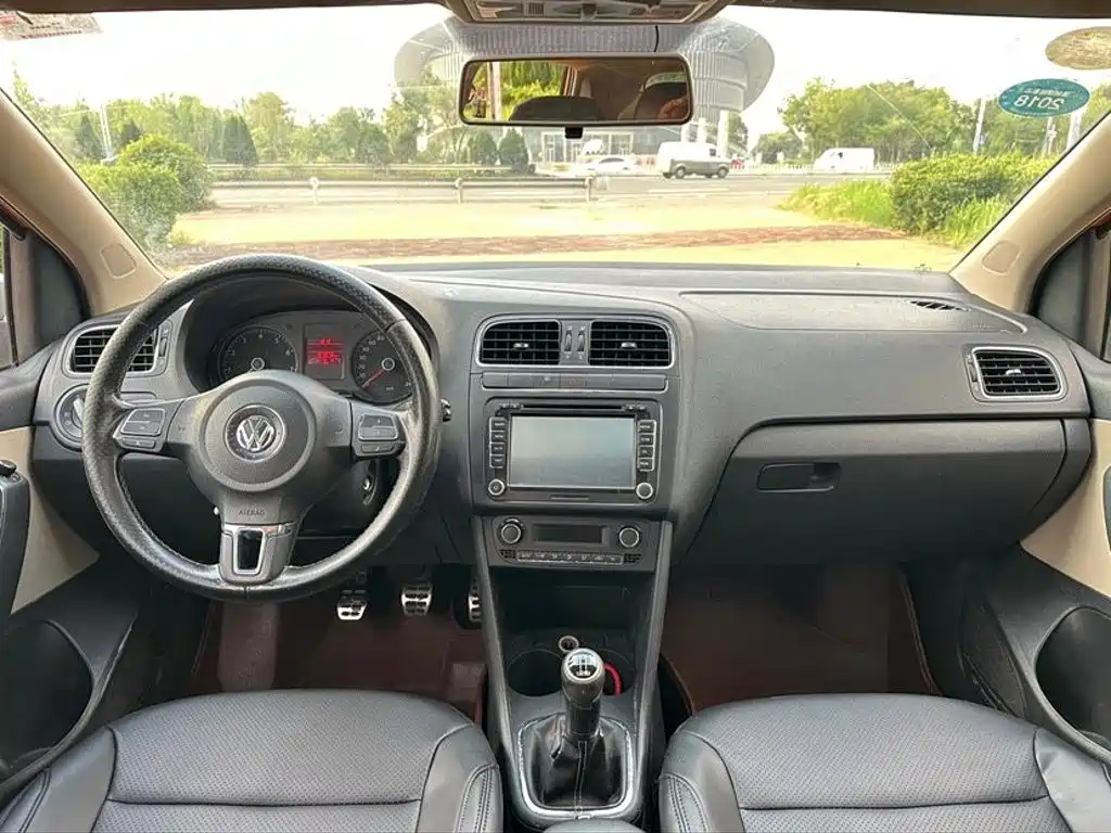 Photo 9 - Volkswagen Polo