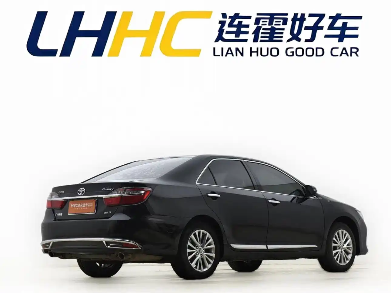 Фото 6 - Toyota Camry