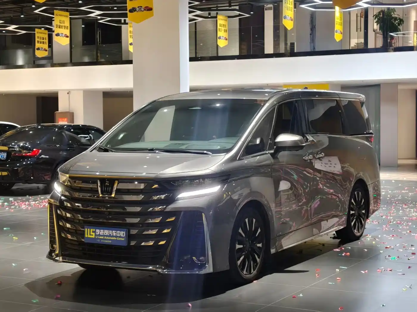 Toyota Vellfire 2024 2024 Crown Hybrid 2.5L Premium Edition