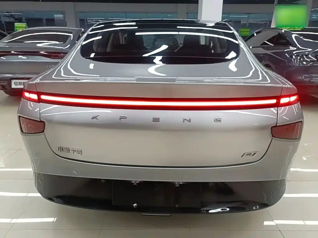 Фото 6 - XPeng P7