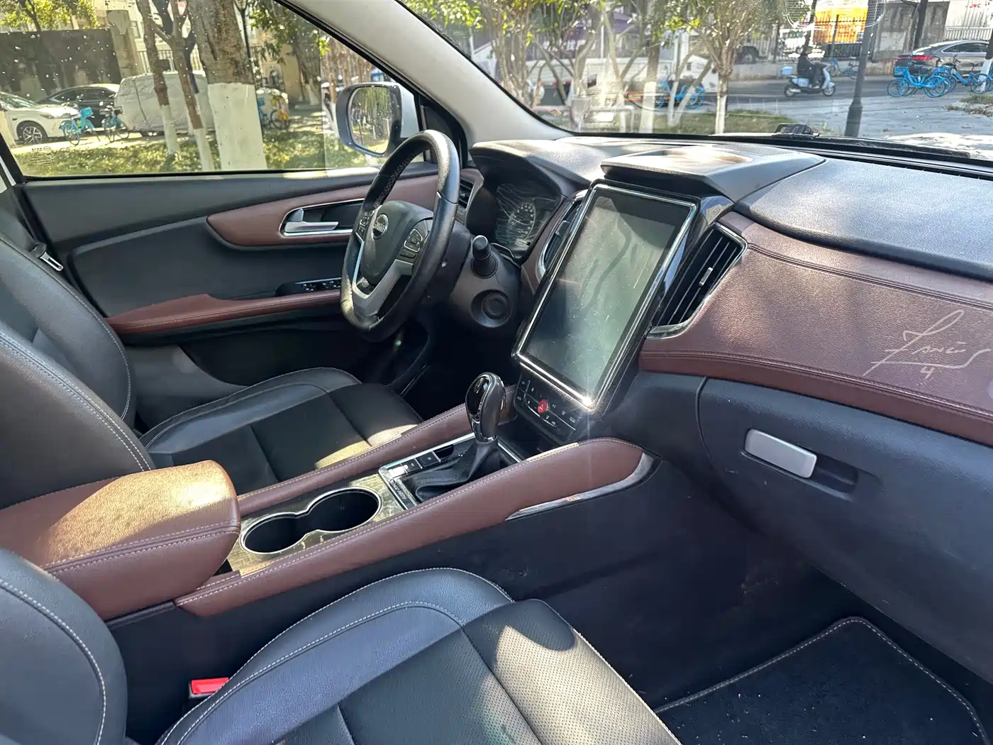 SWM Motor SWM X7 2019 2018 1.5T Auto Smart Enjoy 7-seater
