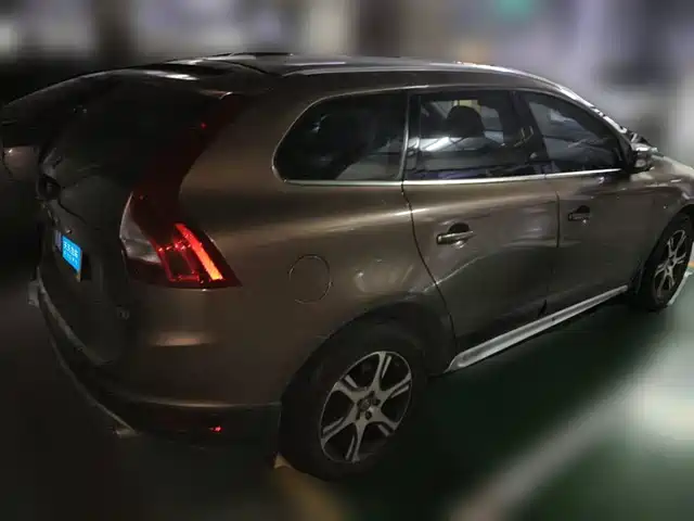 Volvo XC60 (Import) 2013 T5 Comfort Edition — фото 2