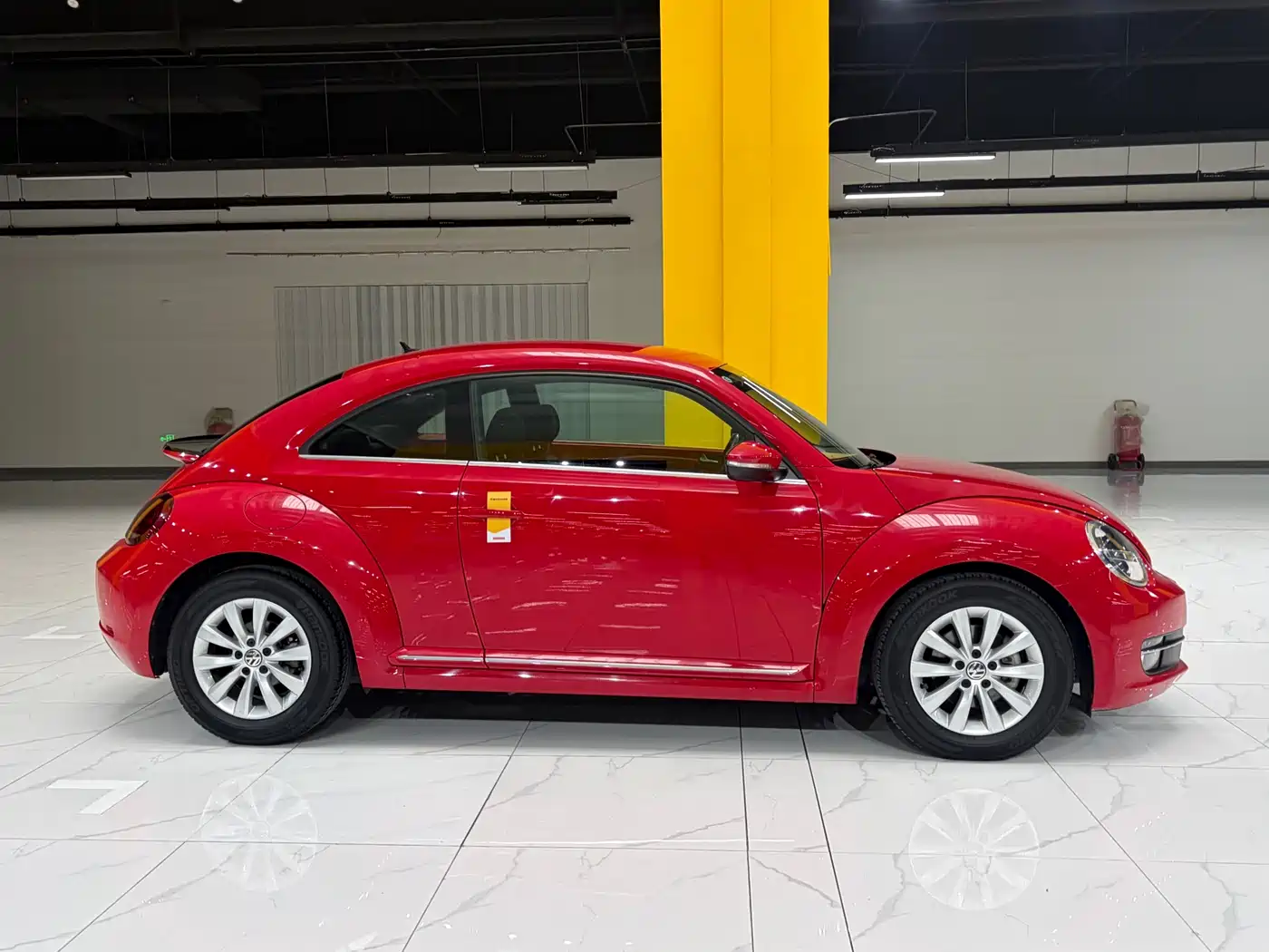 Volkswagen Beetle 2014 1.4TSI Fashion Edition фото 3