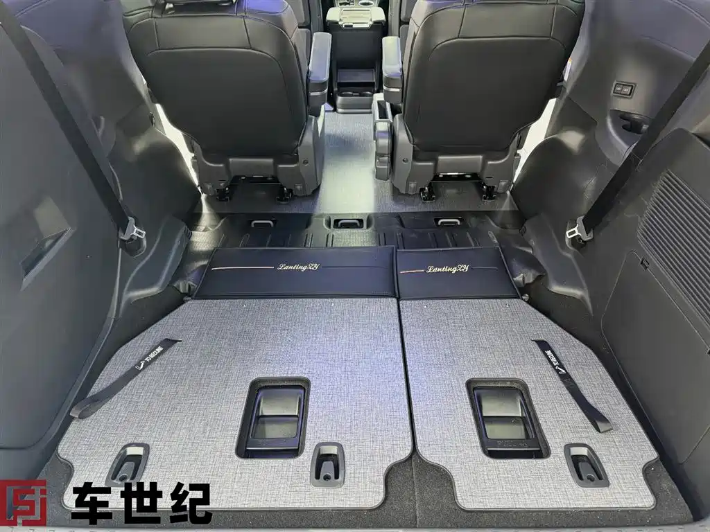 Toyota Granvia 2026 Model 2.5L Hybrid Comfort Edition фото 12